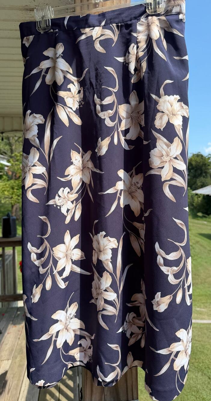 VTG 90s East Coast Navy Tan Floral Skirt 18W Garden Party Academic Teacher Style